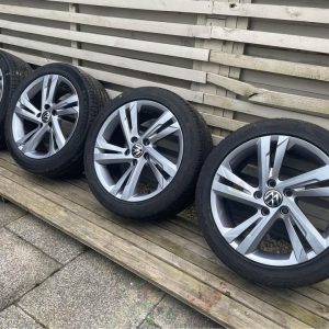 Golf MK8 GT GTD GTI R LINE VALENCIA 17 inch rims with tires.