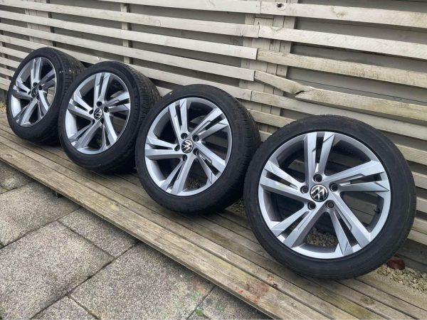 Golf MK8 GT GTD GTI R LINE VALENCIA 17 inch rims with tires.